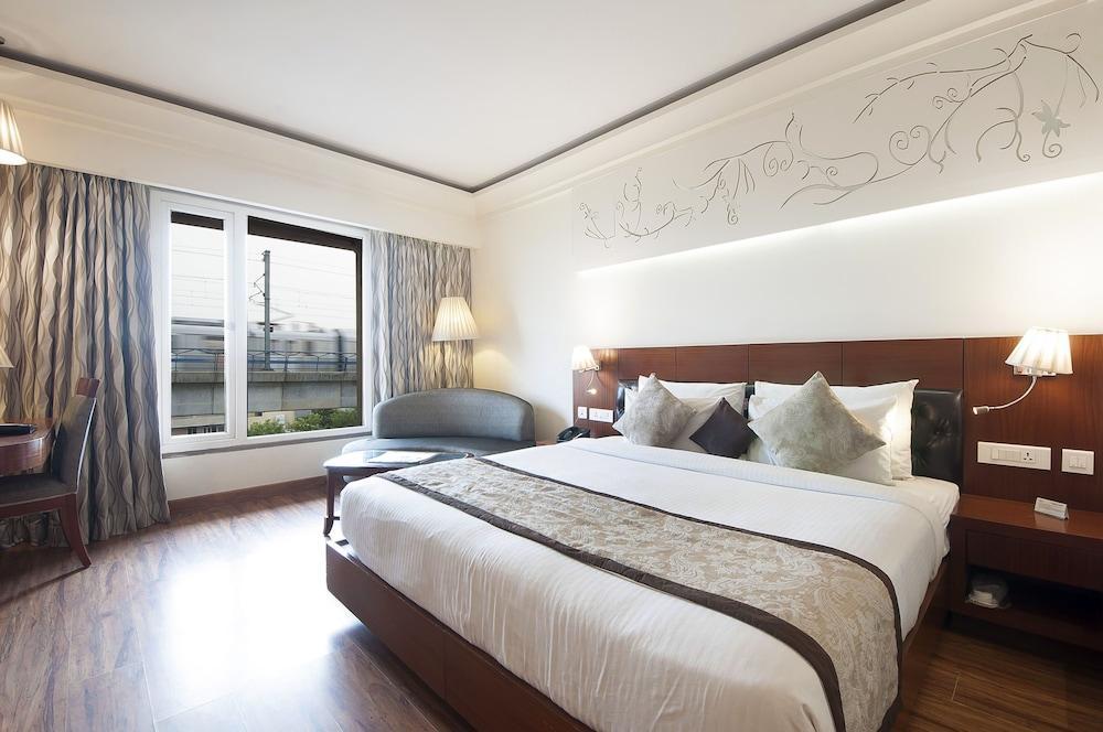 Hotel Regent Grand Нью-Дели Экстерьер фото