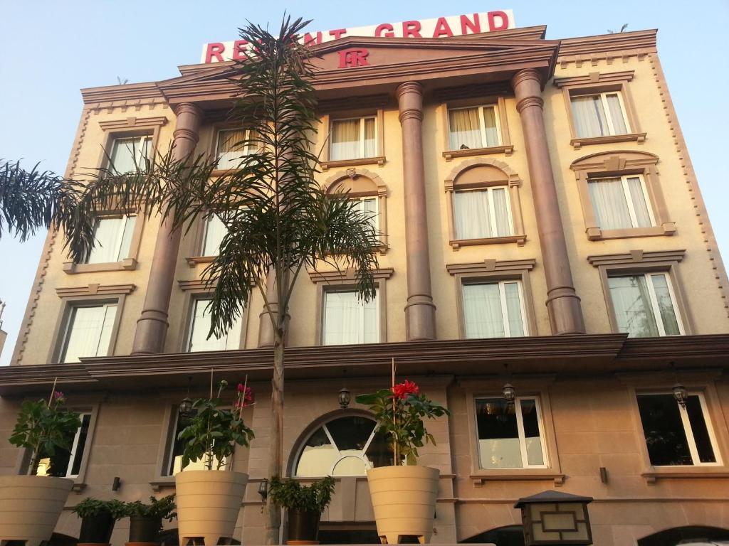 Hotel Regent Grand Нью-Дели Экстерьер фото