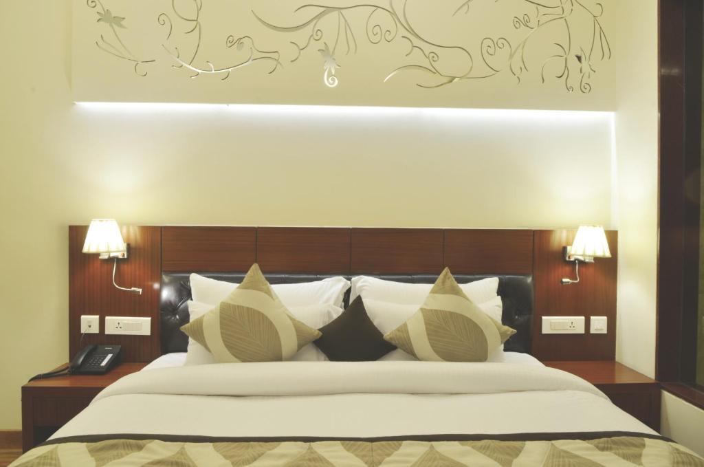 Hotel Regent Grand Нью-Дели Экстерьер фото