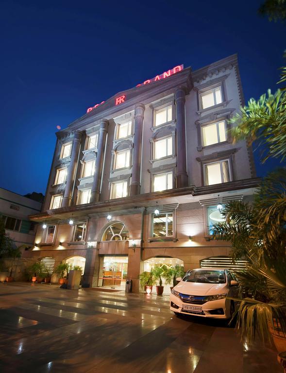 Hotel Regent Grand Нью-Дели Экстерьер фото