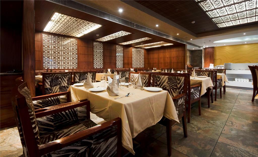 Hotel Regent Grand Нью-Дели Экстерьер фото