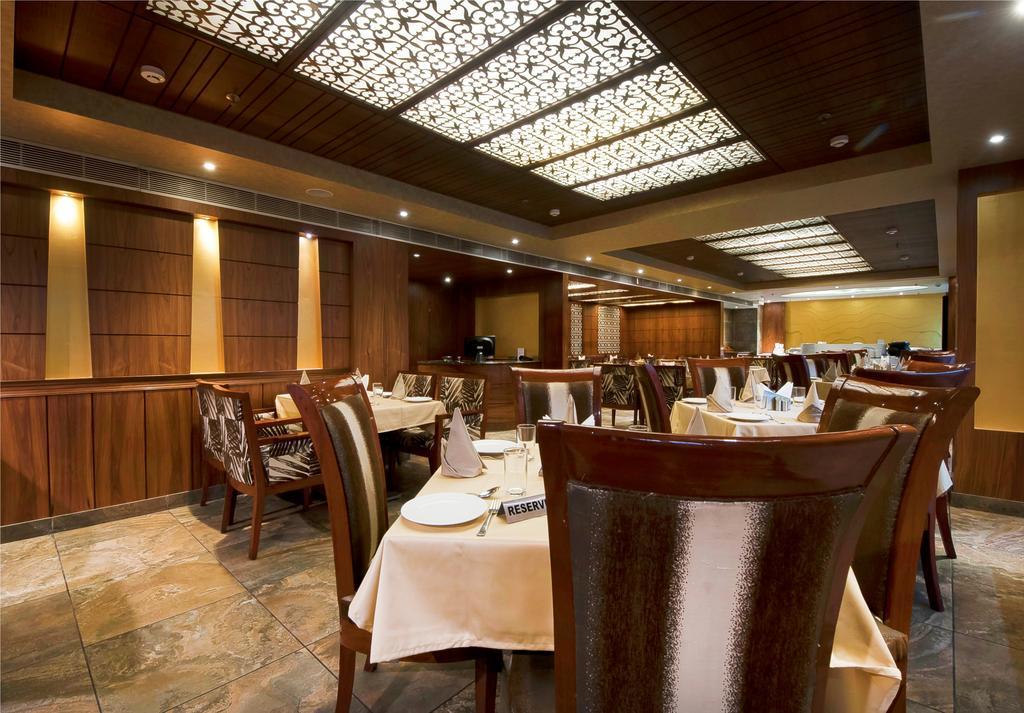 Hotel Regent Grand Нью-Дели Экстерьер фото