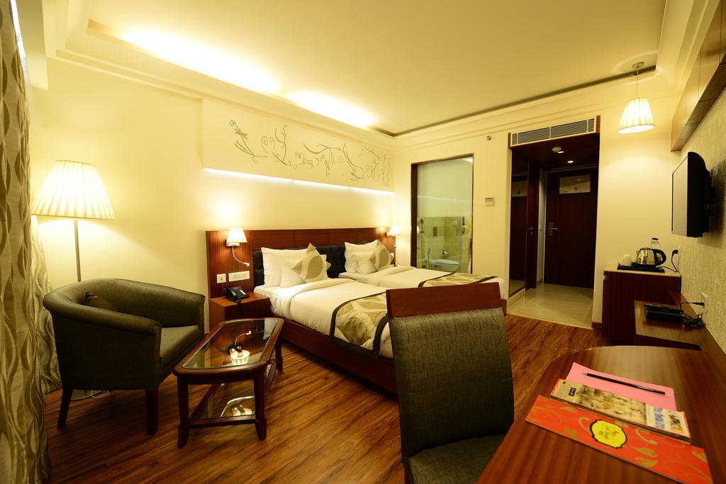 Hotel Regent Grand Нью-Дели Экстерьер фото
