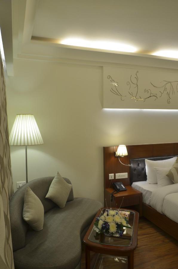 Hotel Regent Grand Нью-Дели Экстерьер фото
